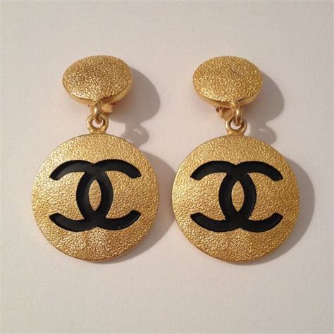 chanel boucles d'oreilles|Chanel earrings authentic.